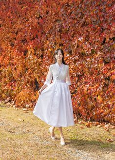 This is a Korean Modern Hanbok Wrap Style Dress for Women. It is Wrap Style Lace Long Dress in White color. This hanbok is modernly designed so you can wear it comfortably and beautifully. This modern hanbok is perfect dress for special celebrations such as Wedding, engagement parties or various events. 📐Model size Height 5.5ft(168cm) Weight 106lb(48kg) Waist circumference 25in(63.5cm) Wearing a size S top ⭐You can create a variety of styles by layering skirts of different colors on this dress. A-line Lace Dress With Lace Sleeves For Wedding, A-line Lace Sleeve Wedding Dress, Lace Wedding Dress With Lace Cuffs, White Lace Trim Dress For Banquet, White Dress With Lace Bodice For Banquet, Elegant Hanbok For Spring Wedding, Elegant Wedding Hanbok For Spring, Spring Ceremony Lace Dress, Spring Wedding Lace Dress With Lace Cuffs