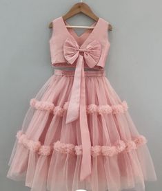 Kids Blouse Designs Baby Girls, Pink Frocks For Kids, Baby Girl Blouse Designs, Kids Dress Ideas, Baby Frock Designs, Kid Dresses, Frock Designs, Girls Dresses Diy