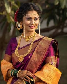 Rodeo Hairstyles, Normal Saree, Traditional Gold Jewellery, Brides Jewellery, Bride Fashion Photography, Jewellery Makeup, Engagement Dress For Bride, Indian Bride Poses