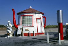 Historic Photo : 1987 Teapot Dome gas station, Zillah, Washington | Margolies | Roadside America Collection | Vintage Wall Art : Unusual Buildings, Old Gas Stations, Roadside Attractions, Service Station, Beauty Standards, Photo Series, Weird And Wonderful, Library Of Congress, Gas Station