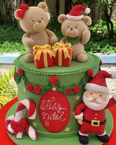 Christmas Cake Ideas Christmas Cake Ideas Easy, Modern Christmas Cake, Easy Christmas Cake Decorating Ideas, Christmas Cakes Easy