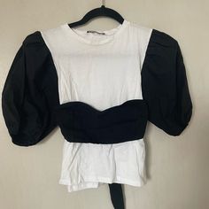 Nwot Zara Black And White Puff Sleeve Tie Back Top In Sz S. New Without Tags. Black Cotton Puff Sleeve Top For Spring, Trendy White Cotton Puff Sleeve Top, Black Cotton Puff Sleeve Top For Summer, Casual White Puff Sleeve Top, Casual Black Cotton Puff Sleeve Top, Casual White Puff Sleeve Top With Padding, White Cotton Puff Sleeve Top, Trendy Zara Puff Sleeve Tops, Zara Puff Sleeve Top