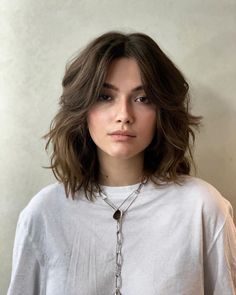 Wavy Haircuts, Hair Inspiration Short, Haircuts For Wavy Hair, Shoulder Length Hair Cuts, Short Wavy Hair, Haircuts Straight Hair, Penteado Cabelo Curto, Short Hair Haircuts, Short Hair With Bangs