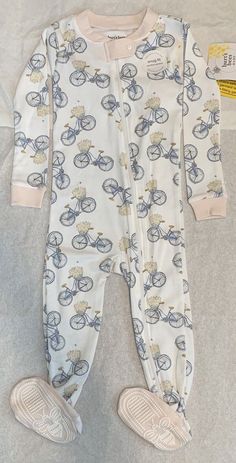 Brand new Made with organic cotton Bike & pastel flower design Unisex 18 monthsWe do not automatically ship to AK/HI, APO/FPO, or US protectorates. If you would like an item shipped to one of the above locations, please send us a message. Baby Pjs, Burts Bees Baby, Burt's Bees, Baby Bee, Burts Bees, Baby & Toddler Clothing, Baby Sleep, Flower Design, Baby Accessories