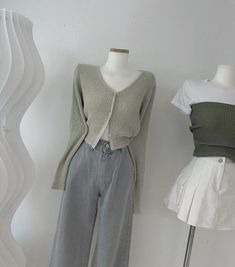 Comfortable Clothes Aesthetic, Pastel Clothes Outfits, Comfy Aesthetic Outfits, Soft Pastel Outfits, Fall Winter Makeup, Pastel Streetwear, Minimalist Aesthetic Outfit, Comfy Minimalist, Formal Streetwear