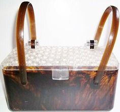 VINTAGE 1950's LUCITE FAUX TORTOISE SHELL WITH CLEAR FACETED TOP HANDBAG PURSE | eBay Box Purse, Makeup Store, Shell Pattern, Top Handbags, Beautiful Handbags, Vintage Purses, Acrylic Plastic, Vintage Lucite, Acrylic Box