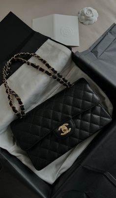 Estilo Blair Waldorf, Aesthetic Bags, Classic Flap Bag, Chanel Purse