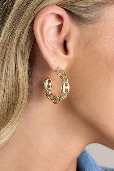 Effortlessly elevate your style with our Walk Around Town Gold Chain Hoop Earrings. These stunning earrings feature a delicate gold chain detail that adds a touch of sophistication to any outfit. With their lightweight design, they are perfect for all-day wear. Upgrade your look with these versatile and stylish earrings. These gold hoop feature gold hardware, chain-like links, and secure post hole backings. Chain Hoop Earrings, Teacher Wedding, Delicate Gold Chain, Preppy Girls, Going Out Looks, Corporate Chic, Rush Dresses, Fall Staples, Stylish Earrings