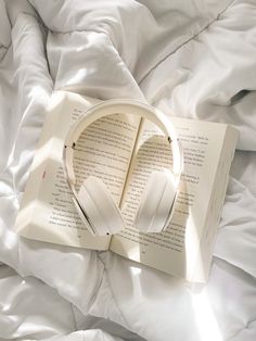 books, music, book, headphones, amazon, christina lauren, golden hour, bed sheets, aesthetic, beats, beats solo pro, beats headphones, book aesthetic, headphones aesthetic, reading, bookworm, love and other words, romance, chill, wallpaper, instagram White Headphones, Music Aesthetic, White Wallpaper, Ipad Wallpaper