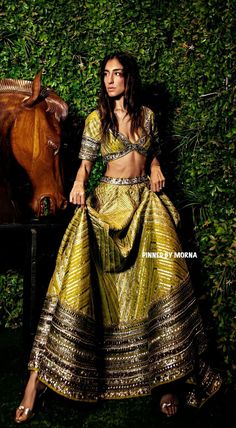 Lengha Saree, Jj Valaya, Reception Outfit, Bridesmaid Saree, Traditional Indian Dress, Indian Bridal Outfits, Designer Party Wear Dresses, Lehenga Saree, Stylish Blouse