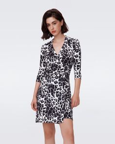 Cut from our signature silk jersey, this knee-length wrap dress has long sleeves, a V-neck collar, and a true wrap closure. Lightweight and anti-wrinkle, its fabric makes it the ultimate year-round travel companion. Wrap Dress Dvf, Jersey Wrap Dress, Silk Wrap Dresses, Aqua Dress, Maxi Jersey Dress, Wrap Dress Floral, Black Wrap Dress, Mini Wrap Dress, Knee Length Dresses