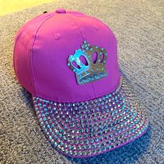 Nwt Hot Pink Crown Hat Adjustable Silver Snapback Baseball Cap, Silver Adjustable Snapback Baseball Cap, Trendy Silver Party Hat, Adjustable Silver Baseball Cap, Silver Adjustable Baseball Cap, Adjustable Silver Bling Hat, Adjustable Silver Cap, Silver Adjustable Cap, Curved Brim Baseball Cap For Parties