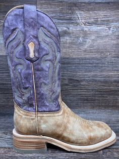 STK: A4252 Handcrafted by more than 90 artisans who guarantee its prolonged useful life. Ethical Factories. Authentic cowgirl style. Hand-lasted, Hand-cut, Hand-finished. MATERIAL TOE TYPE SHAFT HEIGHT COWHIDE WIDE SQUARE TOE 11 1/2" HEEL HEIGHT CONSTRUCTION SOLE MATERIAL 1 1/2" GOODYEAR WELT COWHIDE OUTSOLE Cute Cowgirl Boots, Cowboy Outfit, Square Toe Western Boots, Western Shoes, Western Wear Outfits, Cowboy Outfits, Western Boots Women, Fresh Shoes, Western Boot