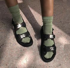 Highsnobiety Fashion, Dad Sandals, Aesthetic Outfits Men, Urban Aesthetic, Aesthetic Shoes, School Fashion, Socks And Hosiery, Aesthetic Outfits, Sock Shoes