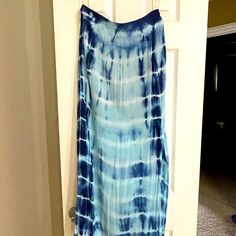 Live 4 Truth Tie-Dye Women’s Skirt. Size S. Brand New With Tags. Casual Tie Dye Beach Skirt, Casual Tie-dye Beach Skirt, Summer Beach Tie Dye Skirt, Casual Tie Dye Skirt For The Beach, Blue Spring Maxi Skirt, Blue Relaxed Fit Maxi Skirt For Vacation, Blue Maxi Skirt For Spring And Summer, Casual Blue Maxi Skirt For Summer, Summer Tie Dye Long Skirt