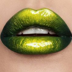 Lip Art Makeup, Green Lipstick, Green Lips, Lipstick Designs, Nice Lips, Magical Makeup, Lipstick Art, Lip Gloss Colors, Lips Shades