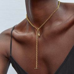 Elegant Brass Toggle Clasp Necklace, Gold-tone Brass Toggle Necklace With Adjustable Chain, Brass Toggle Necklace Gift, Essence Magazine, Solitaire Necklaces, School Looks, Classy Jewelry, Crystal Choker, Jewelry Choker