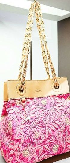 Hot Bags, Travel Tote Bag, Lv Handbags, Pink Love, Gold Fashion, Beautiful Bags, Clutch Handbag, Pink Fashion, Handbag Accessories