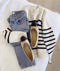 Stripe Knit Outfit, Sweater Weather Outfits, Thrift List, Striped Sweater Outfit, Winter Hijab, Wardrobe Goals, Europe Outfits