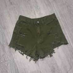 Brand- Shein Size- Xs Cheap Green Shorts For School, Affordable Green Casual Cargo Shorts, Affordable Green Cargo Shorts, Cheap Green Bandeau Crop Top, Cheap Green Cropped T-shirt For Summer, Cheap Green Summer Jean Shorts, Cheap Green Cargo Shorts, Ripped Green Cotton Bottoms, Trendy Green Distressed Bottoms