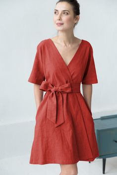 Kimono Diy, Outfit Minimalista, Plain Skater Dress, Moda Kimono, Blue Linen Dress, Linen Dress Summer, Linen Wrap Dress, Linen Fashion, Summer Linen Dresses