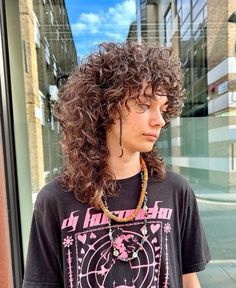 Curly Hair Rat Tail, Queer Curly Haircut Long, Queer Curly Hair, 4c Mullet, Curly Layered Hairstyles, Long Curly Mullet, Mullet Long, Hair Rat, Undercut Curly Hair