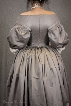 Back of Merja's Baroque Gown by American Duchess 17th Century Gown, 17th Century Dress, 17th Century Clothing, 17th Century Fashion, American Duchess, Century Dress, 18th Century Fashion, Period Outfit, Century Clothing