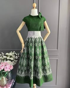 Elegant Cotton Dress, Mode Batik, Batik Clothing, Traditional Dresses Designs, Girls Long Dresses, Simple Gowns, Womens Trendy Dresses, Girls Frock Design, Fashion Top Outfits