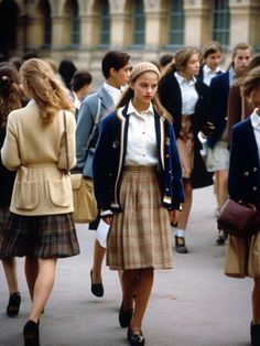 1950s Preppy Style, 70s Preppy Fashion Women, 1990s British Fashion, Og Preppy Style, 80s Outfits Preppy, 1950s School Uniform, 80s Preppy Fashion Women, Old Preppy Aesthetic, Preppy 80s Fashion