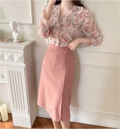 Feminine Chiffon Blouse For Spring, Feminine Office Blouse For Spring, Feminine Spring Office Blouse, Spring Chiffon Blouse, Floral Chiffon Blouse, Shopping Website, Chiffon Blouse, Shopping Websites, Beauty Shop