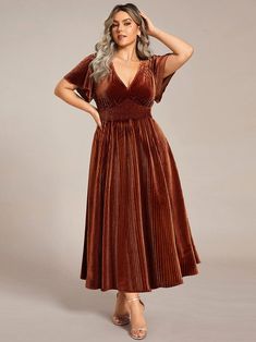 Fall Wedding Attire Plus Size Guest, Formal Autumn Dress, Plus Size Occasion Outfits, Formal Plus Size Wedding Guest Dress, Plus Size Wedding Guest Fall, Family Wedding Attire Guest, Flamboyant Natural Evening Wear, Plus Size Fall Cocktail Dresses, Plus Size Engagement Photos Dress