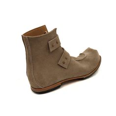 Women's Cydwoq Boot Boots With Rubber Sole And Round Toe, Boots With Rubber Sole, Medium Fit, Round Toe, Medium Fit Leather Sole Closed Toe Boots, Closed Toe Leather Shoes With Suede Lining, Leather Ankle Boots With Vibram Sole, Walking Boots With Leather Sole And Almond Toe, Almond Toe Boots With Leather Sole For Walking, Beige Slip-on Boots With Leather Sole, Beige Leather Boots With Vibram Sole