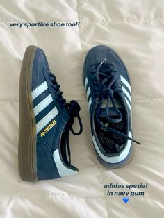 wear this adidas spezial in navy gum to a nice pair of blue jeans and you‘ll have a very flattering outfit - for mans and women School Looks