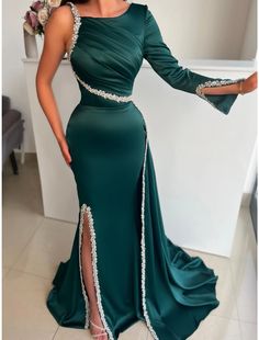 Sheath / Column Evening Gown Elegant Dress Formal Sweep / Brush Train Christmas Red Green Dress Long Sleeve Scoop Neck Satin with Pleats Ruched Crystals 2024