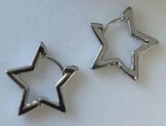 #aesthetic #stars #earrings Dope Jewelry Silver, Starcore Clothes, Star Girl Aesthetic Clothes, Star Girl Jewelry, Peircings Earring Aesthetic, Stargirl Jewelry, Peircings Earring, Stargirl Clothes, Odd Jewelry