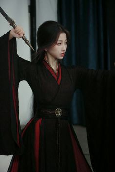 Black Hanfu Women, Japanese Outfits Traditional, Black Hanfu, Traditional Wedding Outfits, Hanfu Girl, Korean Traditional Dress