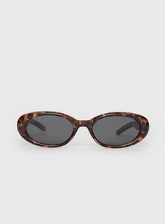 Leopold Sunglasses Tort Fall Sunglasses, Dream Wishlist, Concert Ideas, Tortoiseshell Sunglasses, Cute Sunglasses, Beach Sunglasses, Tortoise Shell Sunglasses, 2024 Christmas, Trendy Sunglasses