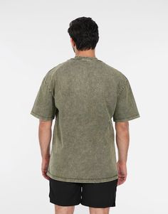 This men's oversized shirt is made from high-quality, breathable cotton, this t-shirt is designed to keep you comfortable and cool during even the most intense gym sessions. The oversized fit provides plenty of room for movement, allowing you to stretch, lift, and sweat without feeling restricted. But it's not just about function - this T-shirt also looks very stylish with its vintage-inspired acid-washed design that features a distressed print, you'll stand out from the crowd and make a stateme Workout Session, Squat Proof, Intense Workout, Oversized Shirt, This Man, Weight Lifting, Army Green, Workout Clothes, Vintage Inspired