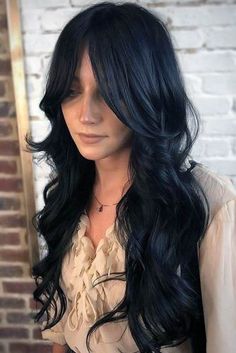 Long Layered Hair With Bangs, Blue Black Hair Color, Trendy We Fryzurach, Long Shag Haircut, Blue Black Hair, Layered Hair With Bangs, Black Hair Color, Long Layered Haircuts, Long Dark Hair