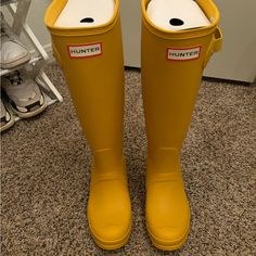 Never Worn Adorable Yellow Hunter Rain Boots Women’s 6. Yellow Round Toe Rain Boots For Spring, Casual Yellow Rain Boots For Spring, Casual Yellow Rain Boots, Rain Boots Women, Hunter Rain Boots, Hunter Shoes, Women Hunters, Boots Women, Rain Boots