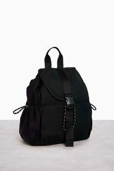 BÉIS 'The Sport Backpack' in Black - Chic Tennis Inspired Backpack Functional Sports Gym Backpack, Sporty Backpack With Functional Pockets, Functional Sports Backpack In Nylon, Functional Sports Nylon Backpack, Functional Nylon Sports Backpack, Sporty Backpack With Adjustable Strap, Sporty School Backpack With Adjustable Strap, Sporty Nylon Backpack With Adjustable Strap, Sporty Gym Bag Backpack For Sports