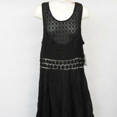 Free People Black Knit Floral Empire Waist Sleeveless Sun Dress Women's Size 12 Free People Black Lace/Knit Lined Sundress Shift Dress Laser Cut Lace Sleeveless Cocktail Dress Dress Business Casual Formal Women's Size 12 Msrp $128 See Last Picture For Measurements. Wear No Damage Or Flaws Noted. Dress Business Casual, Free People Sweater Dress, Tube Midi Dress, Long Black Maxi Dress, Dress Business, Boho Chic Dress, Free People Tunic, Business Casual Dresses, Medium Dress