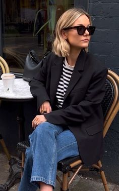 Summer Black Blazer Outfits, Looks With Black Blazer, Cool Blazer Outfits For Women, Fall Winter Casual Outfits, Black Blazer Fall Outfit, Casual Black Blazer Outfit Women, Black Blazer Outfit Casual Street Styles, Black Blazer Outfit Summer, Womens Black Blazer Outfit