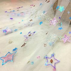 there are many stars and streamers on the ground