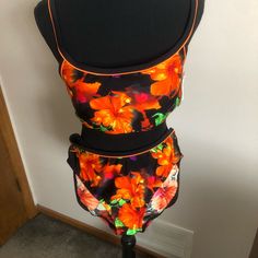 New! 2-Piece Speedo Swim Suit. Size 14 High Waist Bottom Pull-On Top. Fun Tropical Print. Fitted Orange Set For Vacation, Orange Two-piece Set For Spring, Summer Orange Floral Print Sets, High Waist Bottoms, Model Photos, Tropical Print, Orange Black, Swimming, High Waisted