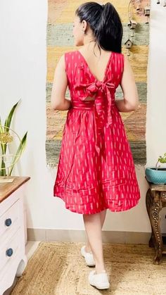 Cotton Dress Ideas For Women, Cotton One Piece Dresses Knee Length, Short Frock Fashion Style, Cotton Dress Pattern Indian Neck, Red Frock For Women, Ikat Dress Designs, Frock Ideas For Women, Sambalpuri Dress Design, Cotton One Piece Dresses