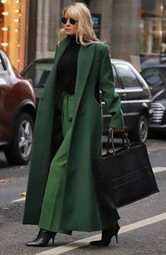 Haircut Selfie, Photo Hijab, Mode Mantel, Teens Dresses, Cute Hairstyle, Hijab Girl, Wedding Hijab, Wedding Formal, Green Coat