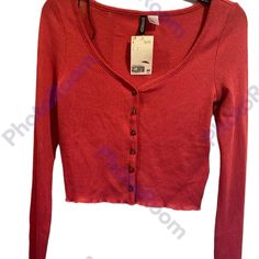 Nwt Divided Button Down Long Sleeve Cropped Top Size Small Fitted Red Tops With Snap Buttons, Red Winter Tops With Button Closure, Red Top With Snap Buttons For Fall, Red Fall Top With Snap Buttons, Red Snap Button Top For Fall, Red Trendy Button-up Tops, Trendy Red Button-up Tops, Red Buttoned Tops For Fall, Trendy Red Buttoned Tops