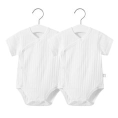 Introducing our 2PCS Summer Newborn Girls' Cotton Romper Set! Get your little one ready for summer with our adorable romper set. Crafted from soft and breathable cotton, this set is perfect for babies aged 3 months to 36 months. Key Features: Summer-ready Design: With short sleeves and a V-neck collar, our romper set is ideal for keeping your baby cool and comfortable during the warmer months. High-quality Material: Made from premium cotton, our romper set ensures superior softness and breathability, ensuring your baby's comfort all day long. Versatile Set: This 2-piece set offers versatility, allowing you to mix and match with other pieces in your baby's wardrobe. Perfect for everyday wear or special occasions. Don't miss out on this essential summer outfit for your little one! Package in Newborn Hair Accessories, Summer Newborn, Summer Bodysuits, Mom Accessories, Newborn Baby Girls, Maternity Dresses For Photoshoot, Perfect Summer Outfit, Photoshoot Dress, Clothing Catalog