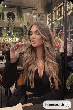 Full Head Blonde Balayage On Brown Hair, Babylights Blonde On Brown Hair, Light Brown Hair Shades, Hairstyles For All Hair Types, Brown Hair Inspiration, Rambut Brunette, Beige Hair